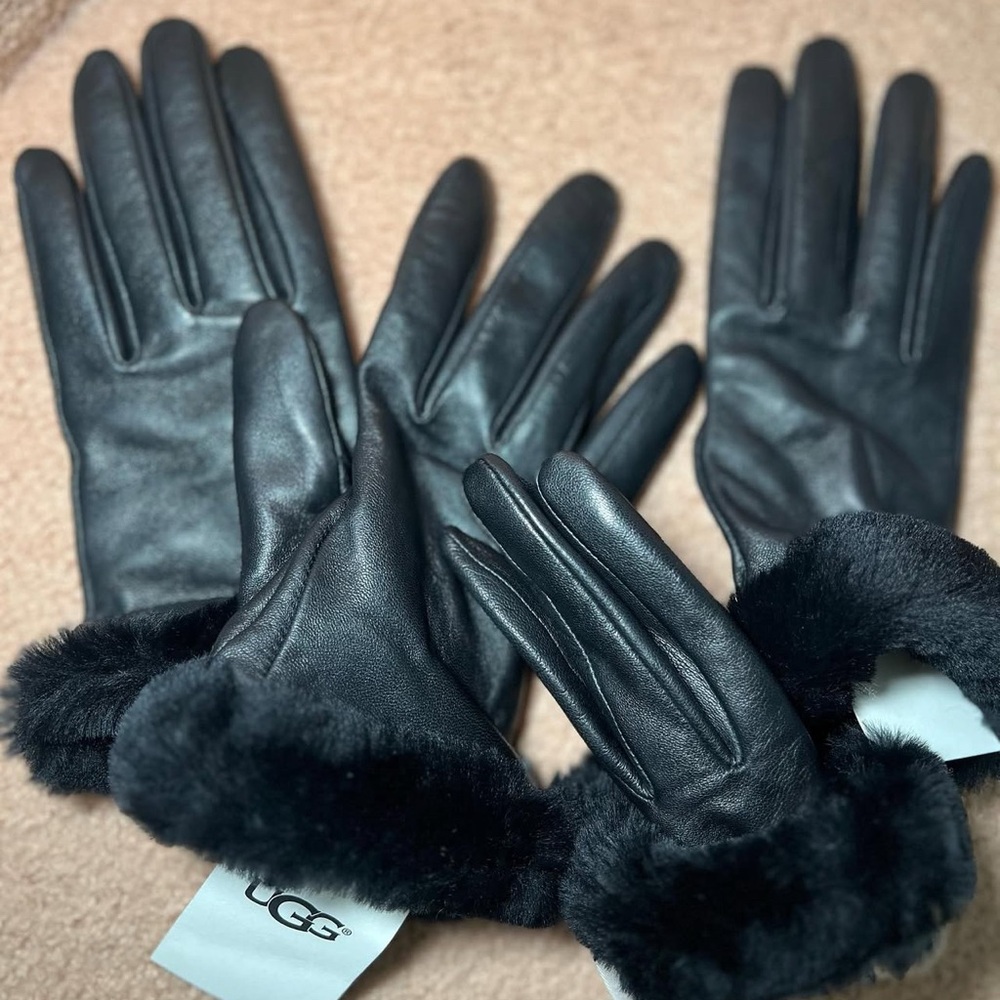 NWT UGG Black short Leather Gloves with Fur Cuff - Picture 5 of 7